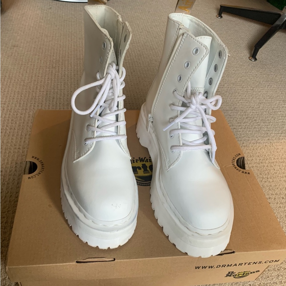 DR. MARTENS—VEGAN JADON II BOOT KEMBLE MONO PLATFORMS